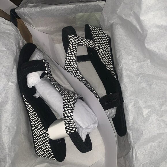 Alfani Womens Vacanza Faux Leather Embossed Wedge Sandals - Picture 4 of 5